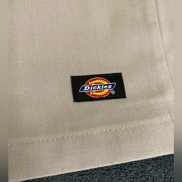 🩶🩳🩶 Dickies Twill Work Short - Loose Fit, 13” Inseam, Silver - Size 30 - Picture 3 of 5